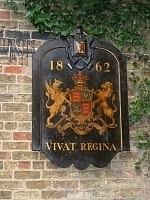 vivat crest.JPG